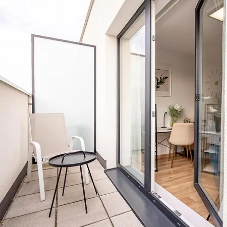 Rentplanet - Slonimskiego Ii アパート